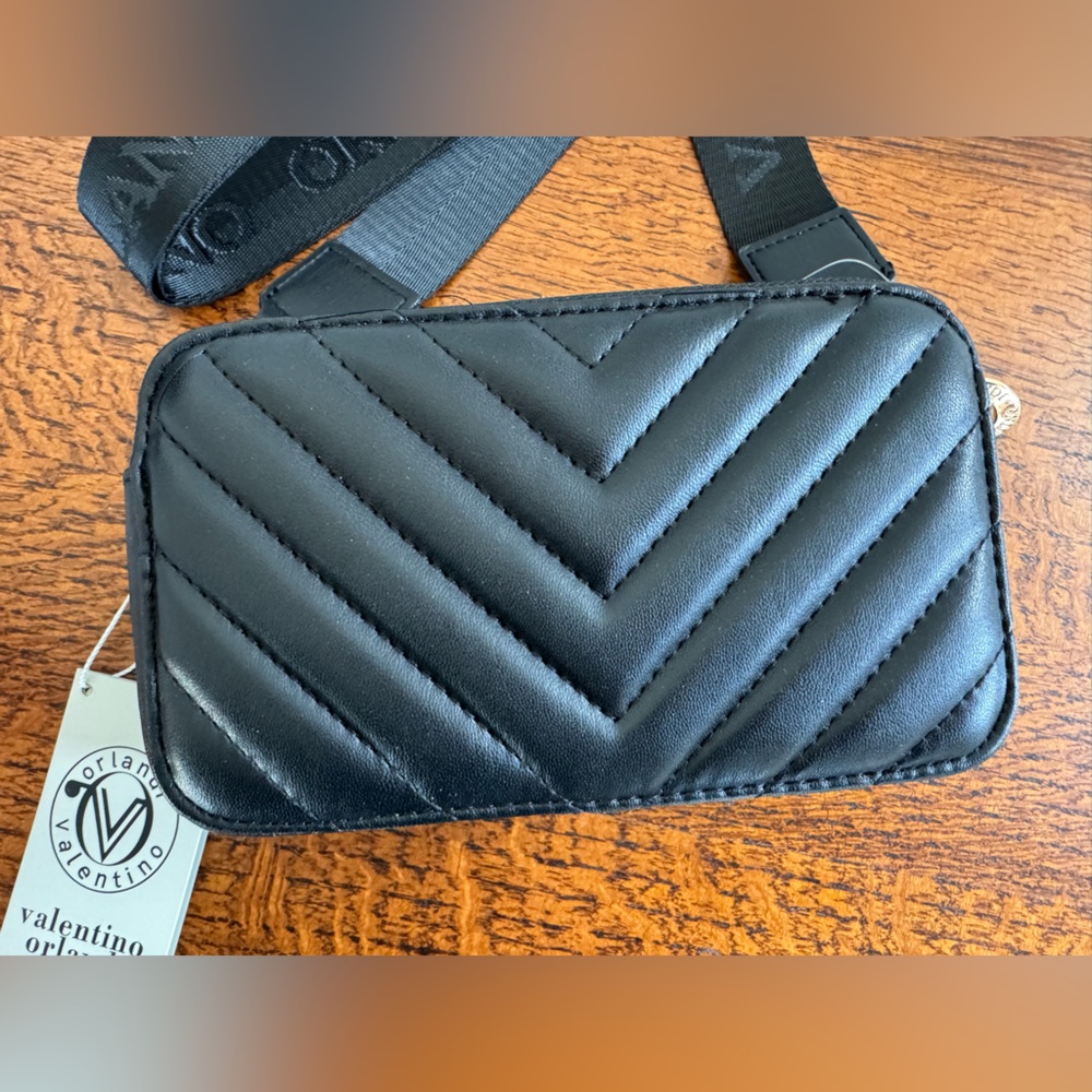 NWT - Valentino Orlandi Vegan Leather Black Quilted Crossbody Camera Bag - Picture 8 of 10